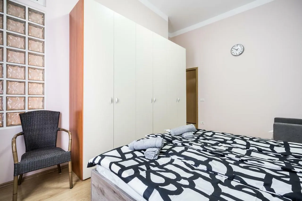 Bpr King Prime Home With A/C Budapest Hungría