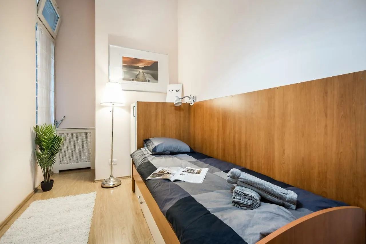 Bpr King Prime Home With A/C Budapest Hungría